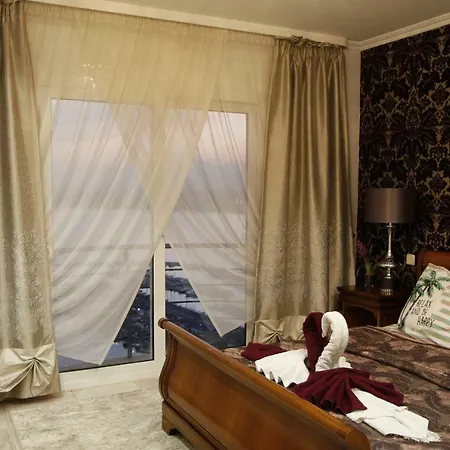 Villa Victoria, With Breathtaking Panoramic Views *